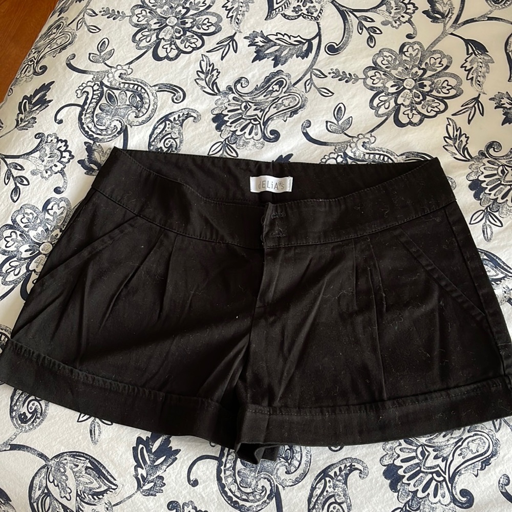 Black low rise shorts 5/6 by Delia’s